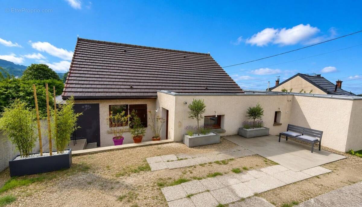 Photo 1 - Maison à JUZIERS