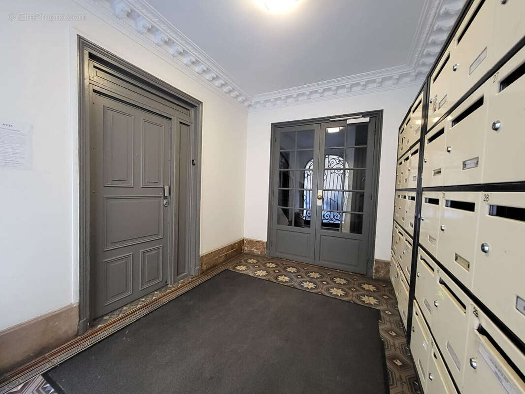 Appartement à PARIS-20E