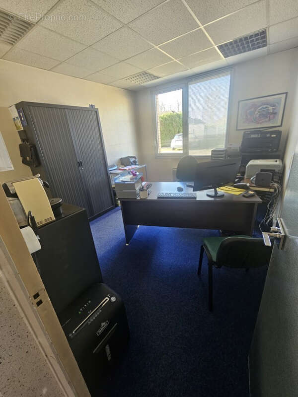 Commerce à PONT-SAINTE-MARIE