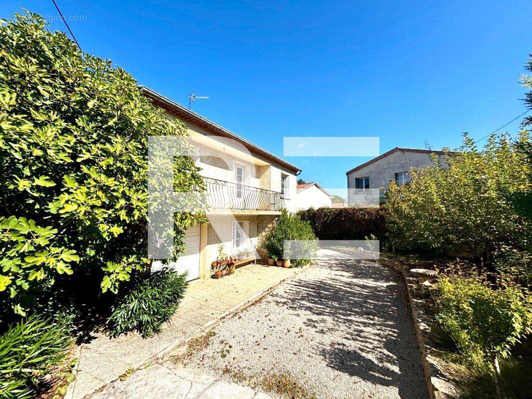 Maison à VAISON-LA-ROMAINE
