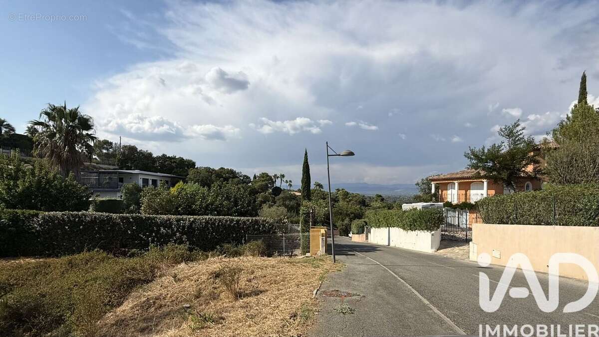 Photo 3 - Terrain à FREJUS