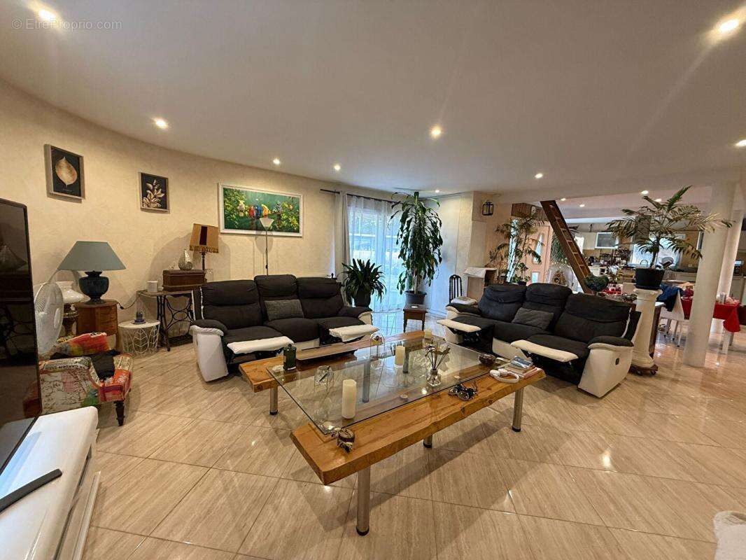 Maison à COULOUNIEIX-CHAMIERS