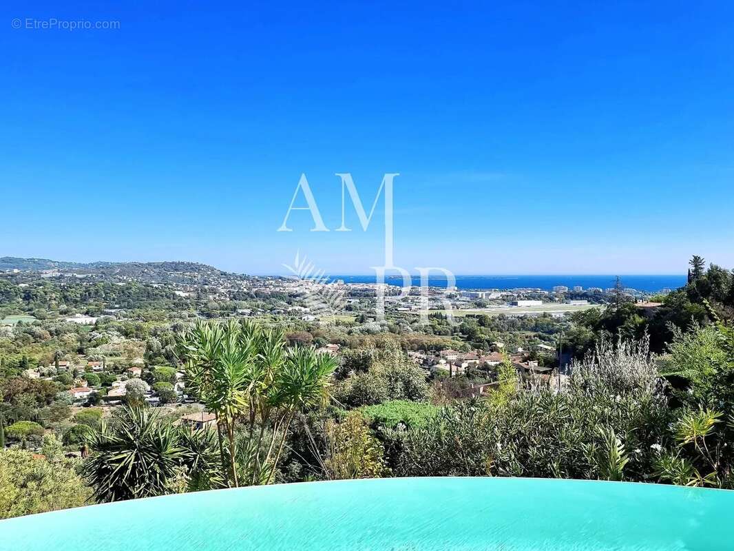 Maison à MANDELIEU-LA-NAPOULE