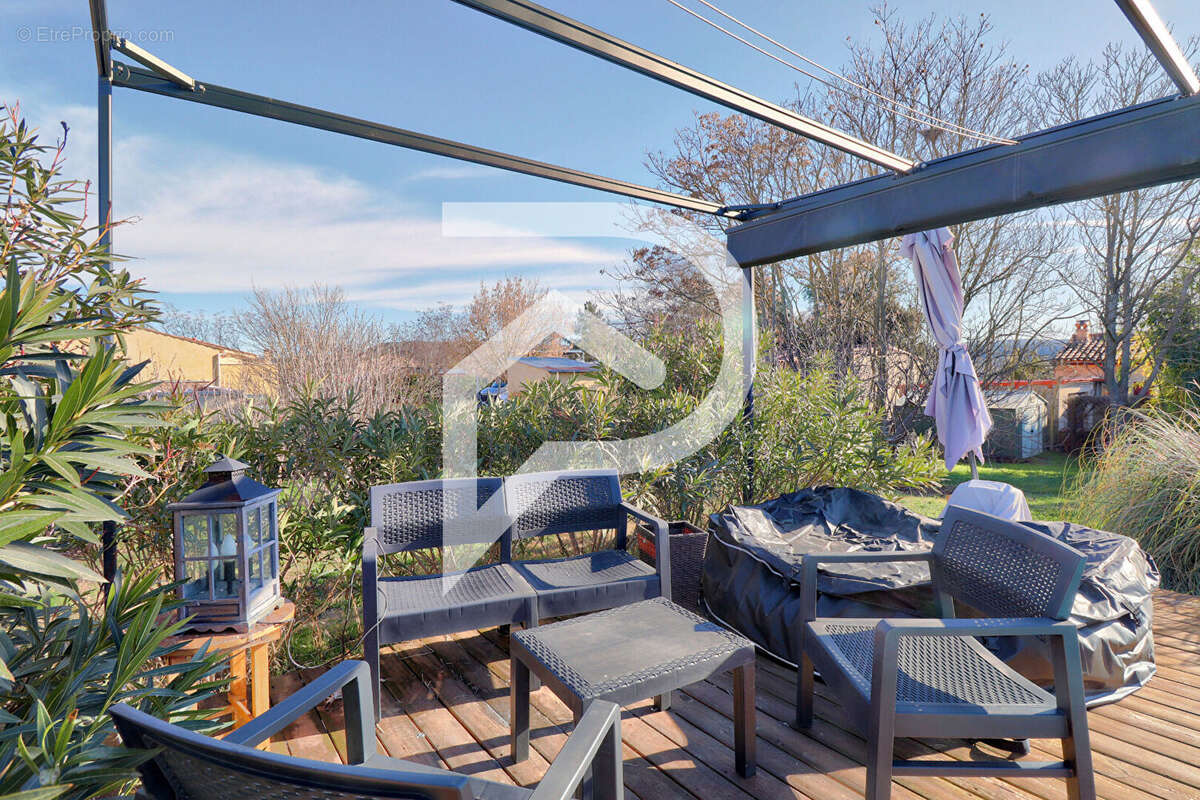 Maison à VINON-SUR-VERDON