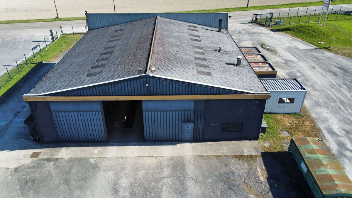 Commerce à MALAY-LE-GRAND