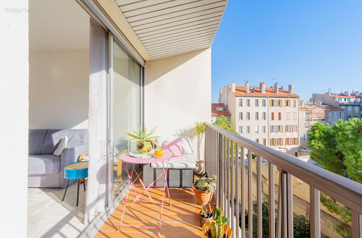 Appartement à MARSEILLE-7E