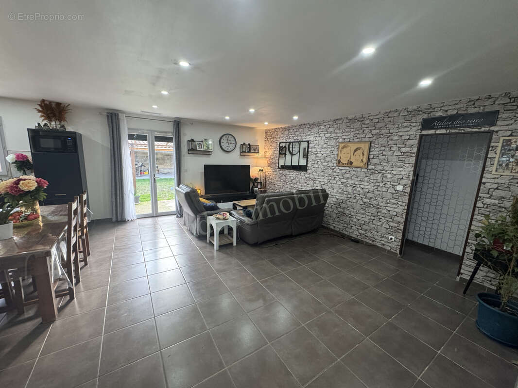 Villa de plain-pied avec jardin et garage - photo 5
