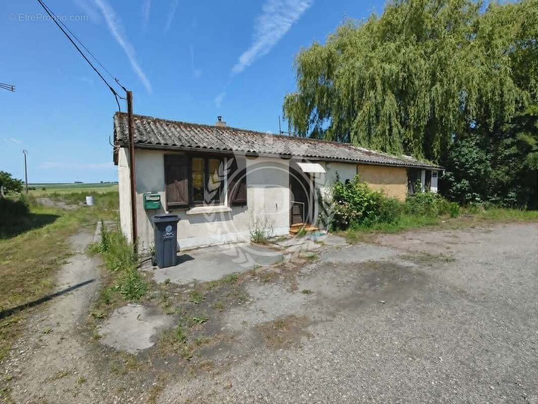 Maison à MAILLY-MAILLET