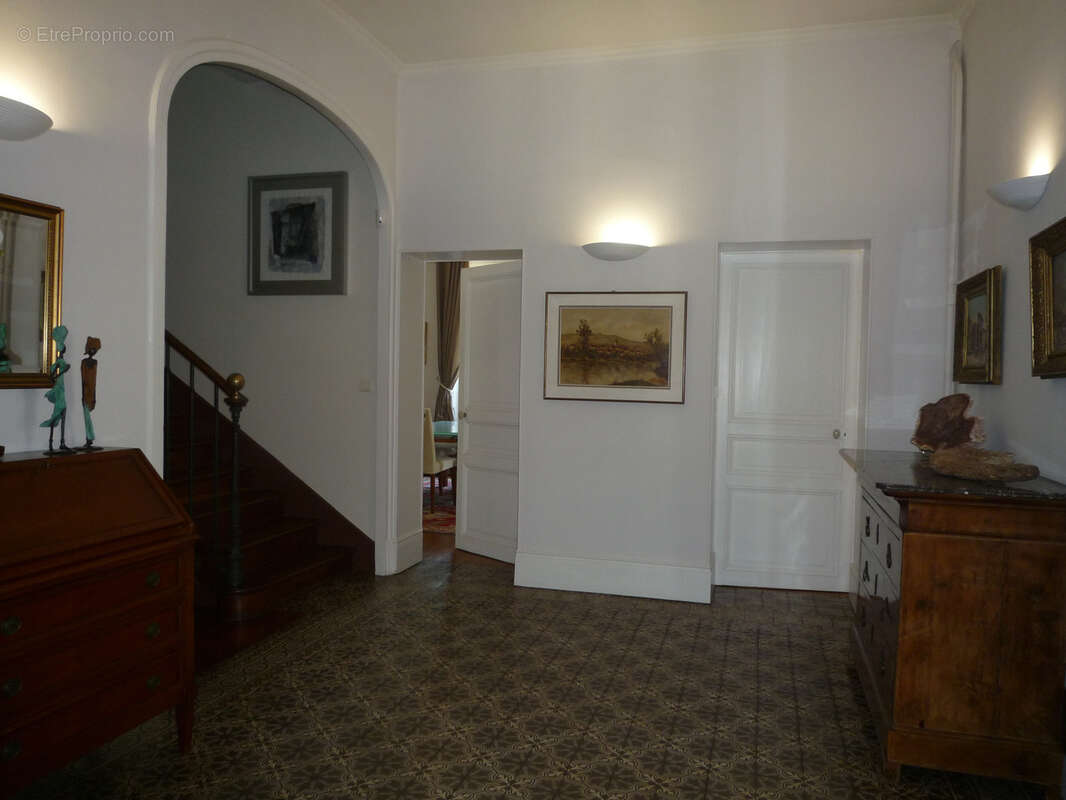 CHATEAU THIERRY  à vendre belle maison bourgeoise de 254 m2 dans un parc clos de 1372 m2 - photo 10
