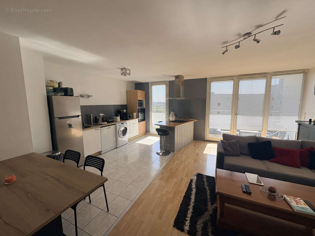 Bel appartement T3 lumineux avec balcon et garage KERFEUNTEUN - photo 3
