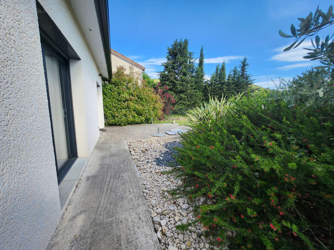 Maison à VINEZAC