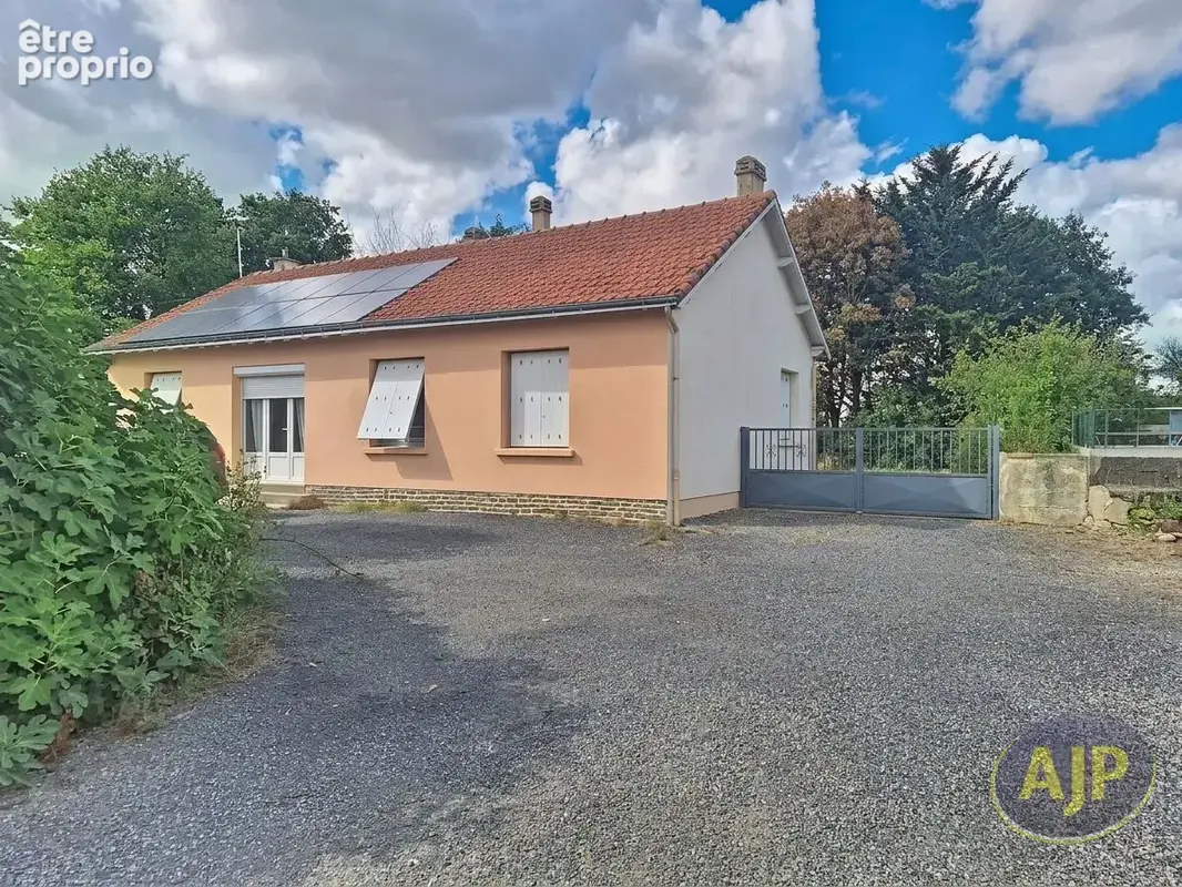 Maison à MONTAIGU
