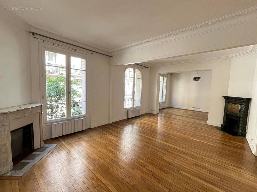 Appartement à PARIS-20E