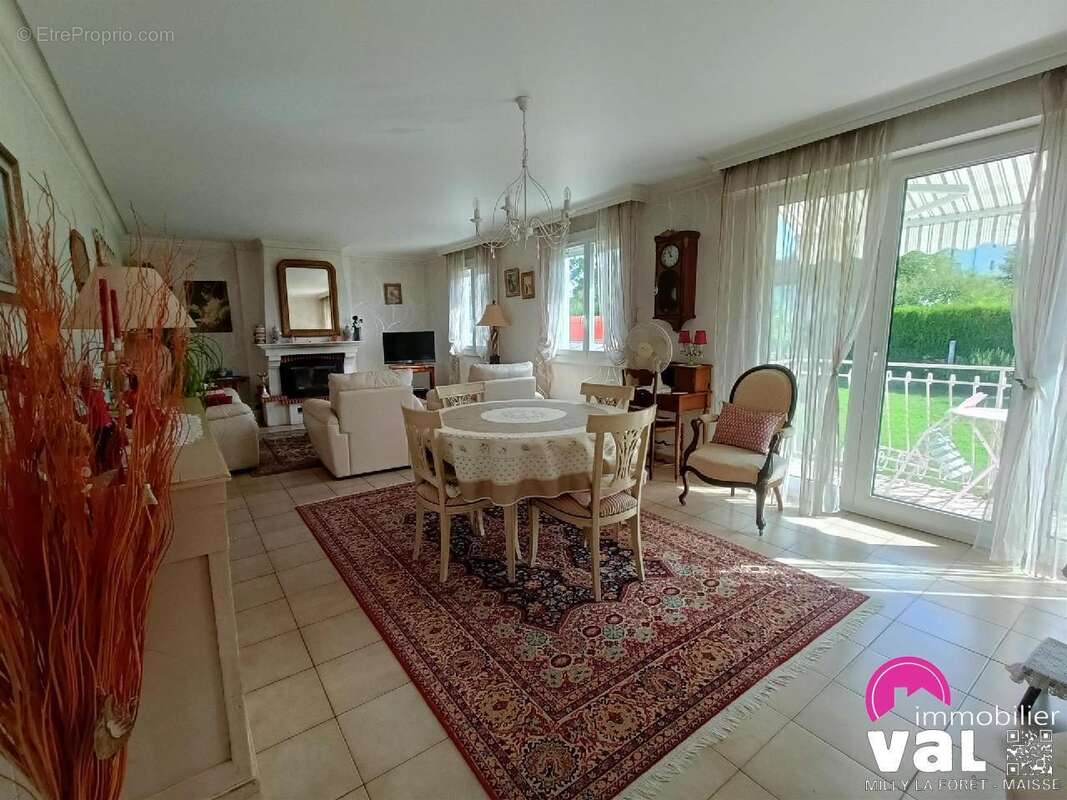 Maison à MILLY-LA-FORET