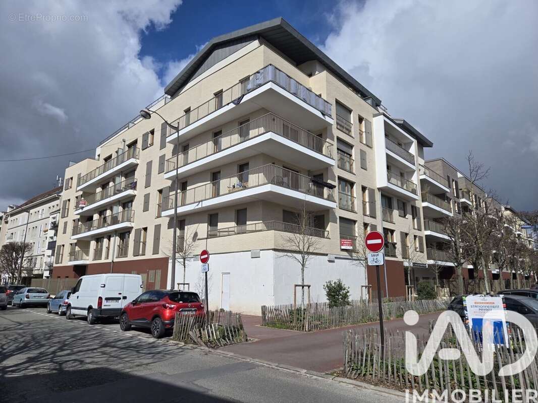 Photo 2 - Appartement à RUEIL-MALMAISON