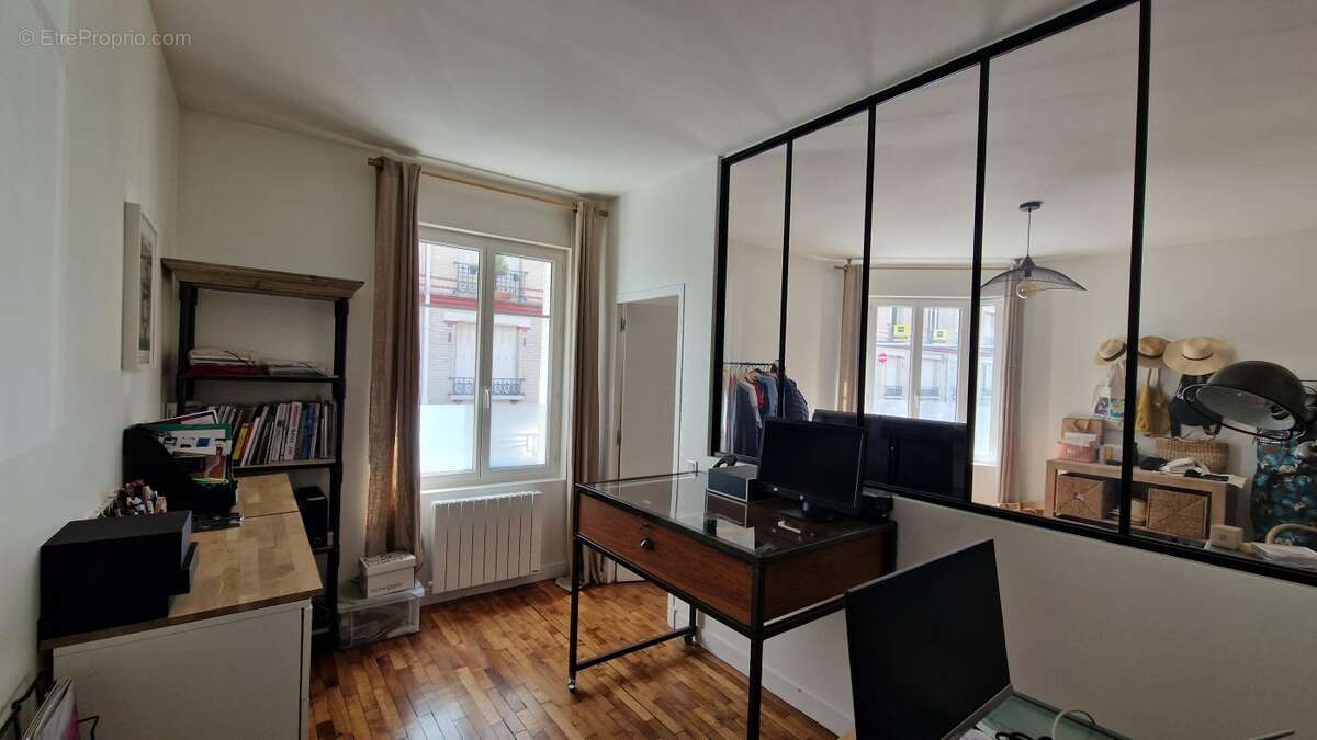 Appartement à COURBEVOIE
