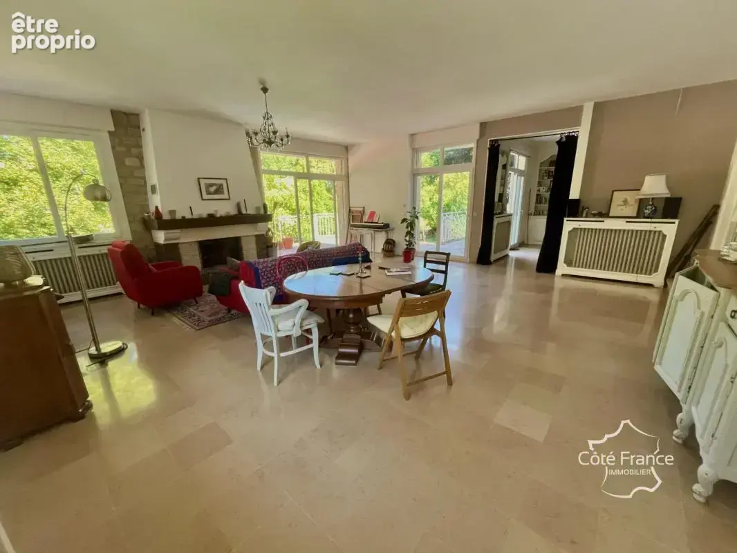 Élégante propriété familiale avec dépendance, terrain, pisci - photo 5
