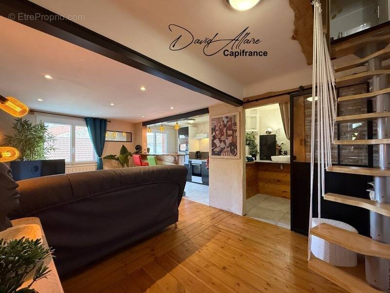 Appartement à LARAGNE-MONTEGLIN