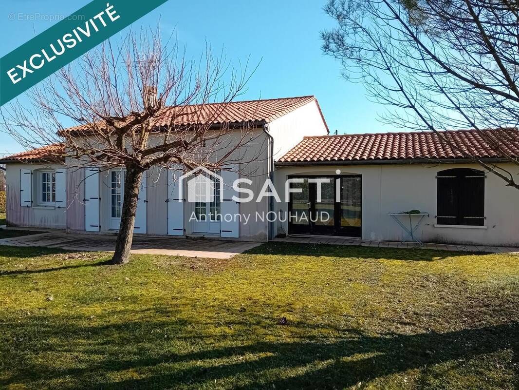 Photo 1 - Maison à GENSAC-LA-PALLUE