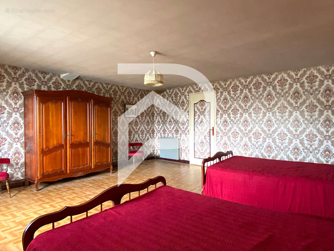 Maison à SAINT-SEURIN-SUR-L&#039;ISLE