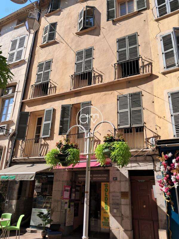 Toulon zone piétonne STUDIO rénové pour investissement locat - photo 5