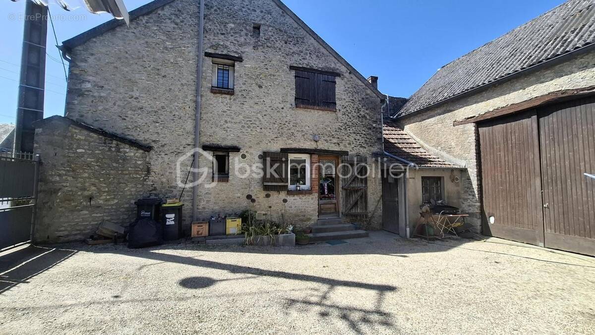 Maison à MEREVILLE