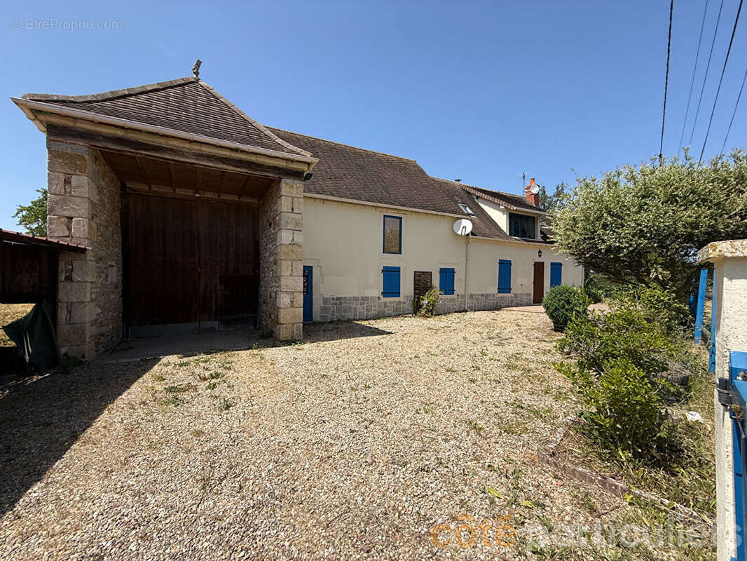 Maison à ORCENAIS