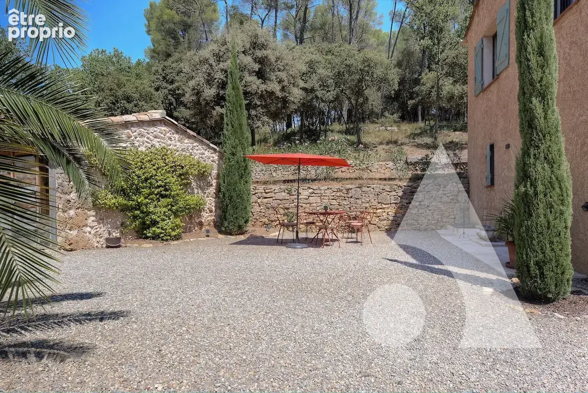 Salernes  Propriété de charme avec piscine au coeur de près de 2 hectares - photo 4
