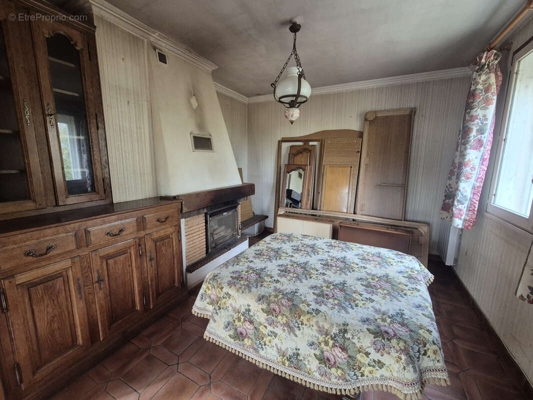 Maison à SAINT-JEAN-PIERRE-FIXTE