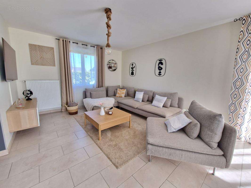 Maison à SAINT-JACQUES-SUR-DARNETAL