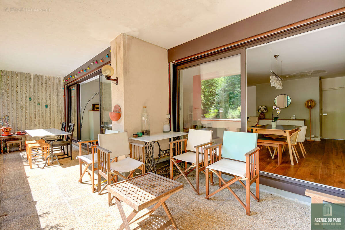 Appartement 111 m2, 2 chambres, cheminée,  balcon/ terrasse de 16 m2, exposition sud, - photo 6