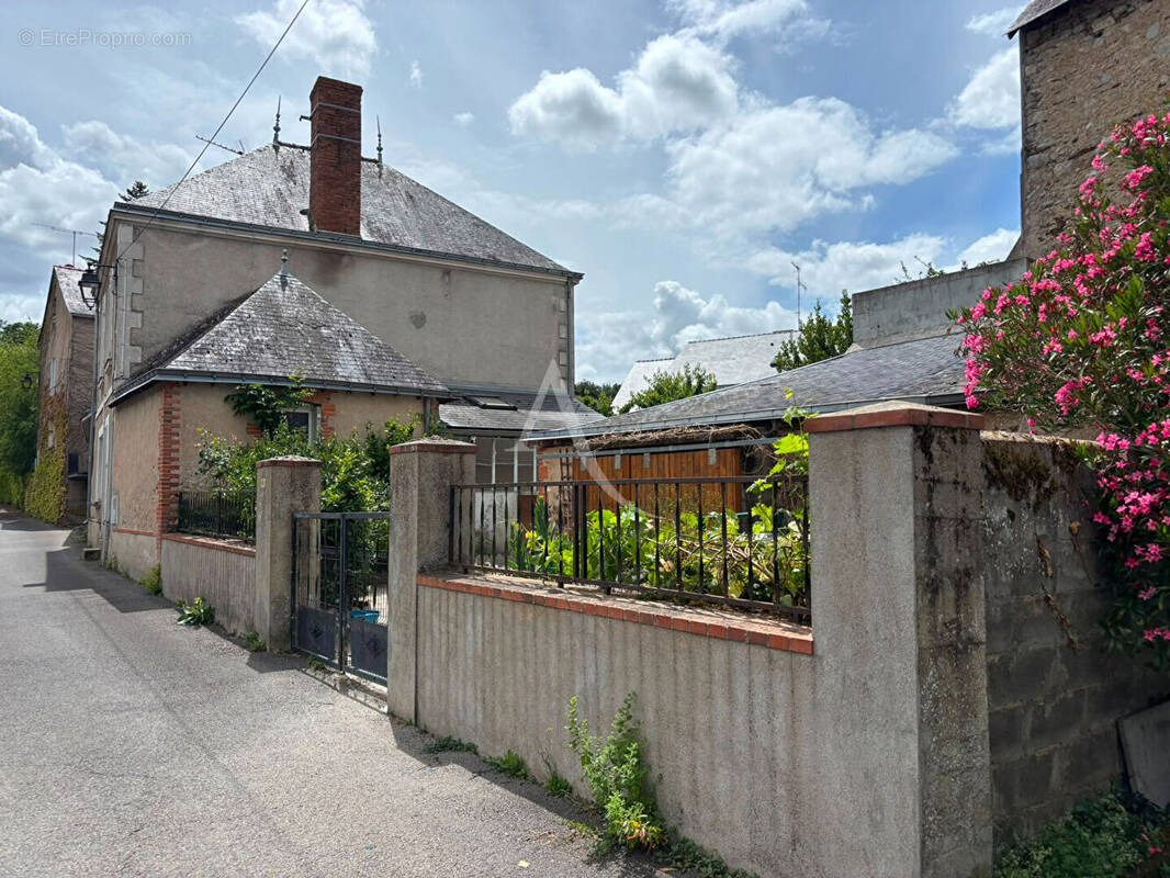 Maison à CHAUDEFONDS-SUR-LAYON