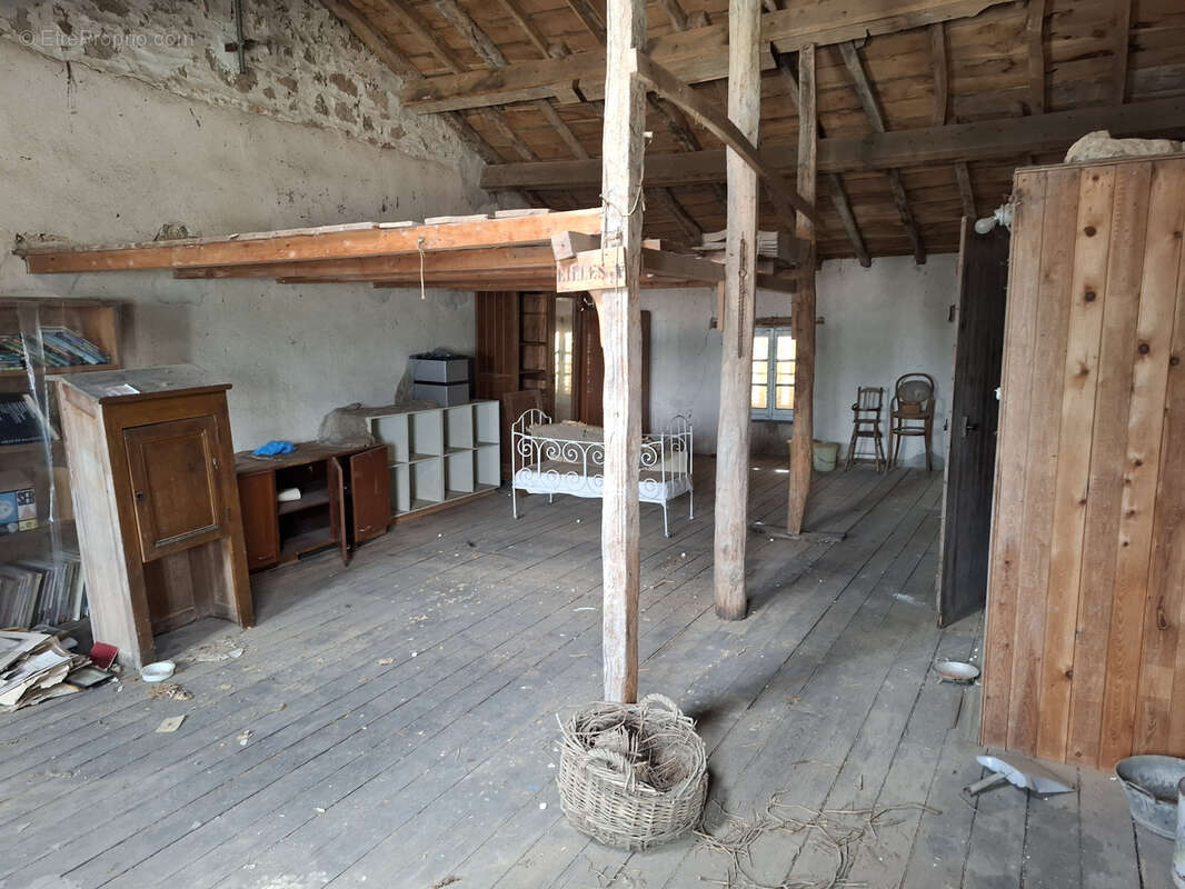 Maison à BUSSIERE-POITEVINE