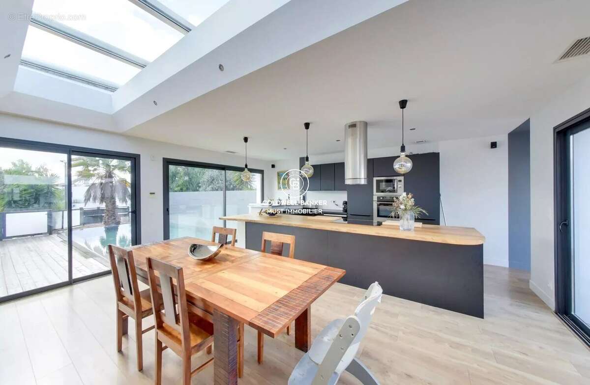 Maison à VILLENEUVE-DE-LA-RAHO