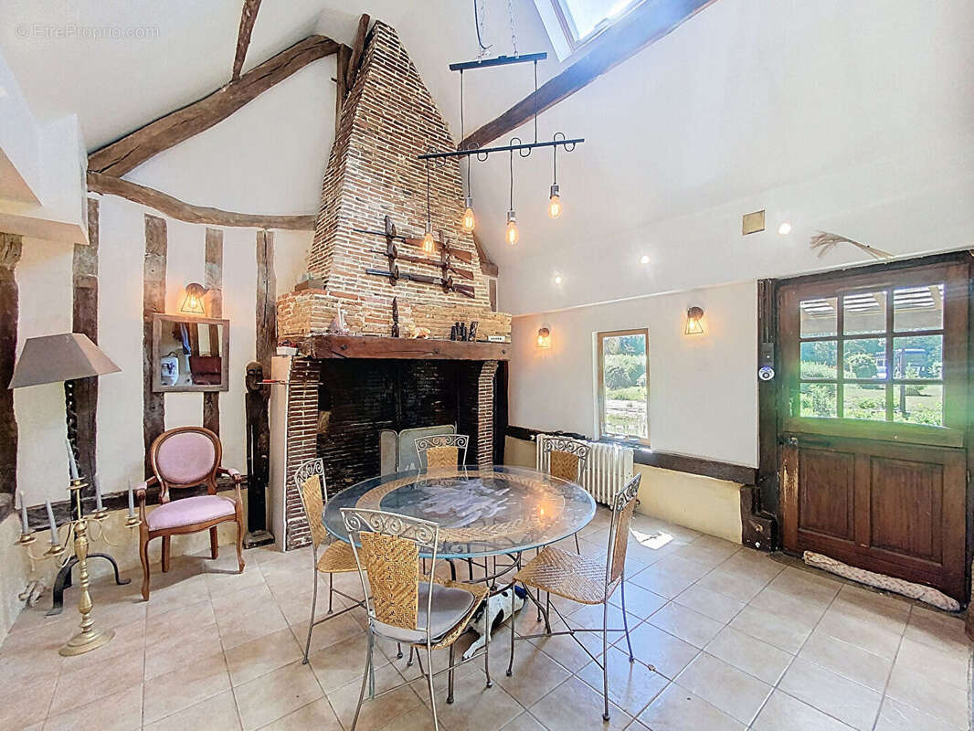 Maison à SAINT-GERMAIN-LA-CAMPAGNE