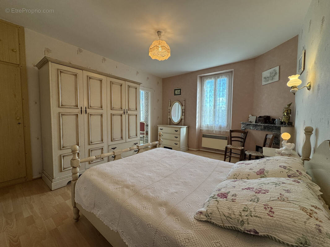 Maison à SAINT-JUERY