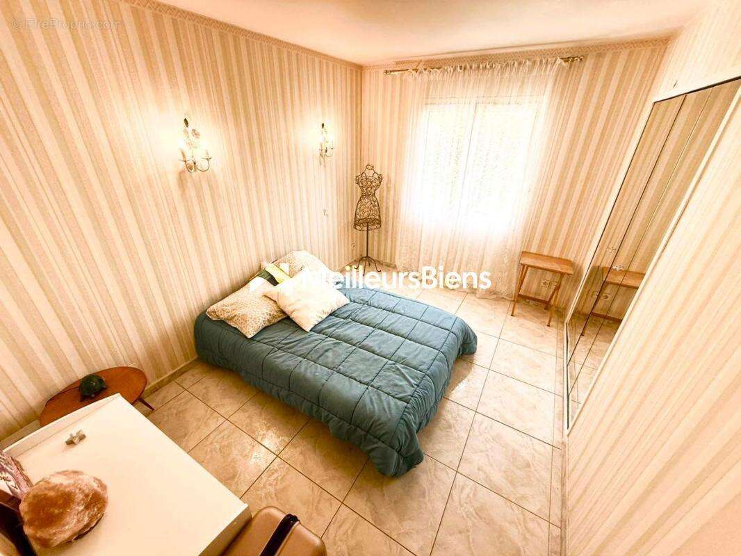 Maison à SAINT-ESTEVE