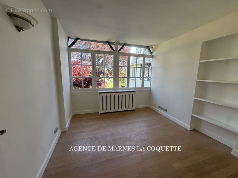 Maison à VILLE-D'AVRAY