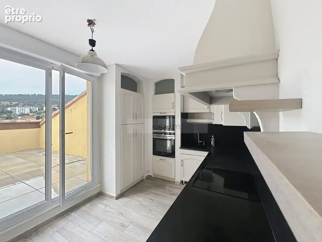 Appartement 5 pièces 127 m² à vendre à La Ciotat (13600) - photo 3