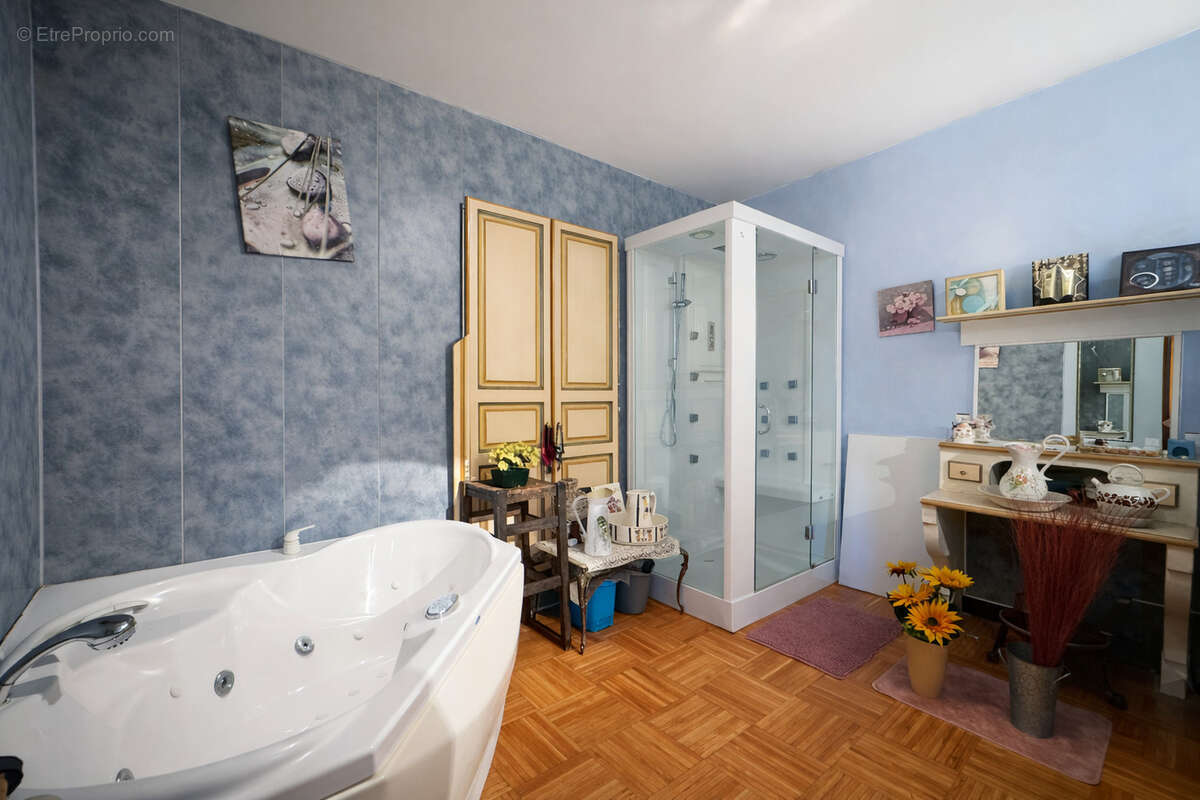 Maison à CLONAS-SUR-VAREZE