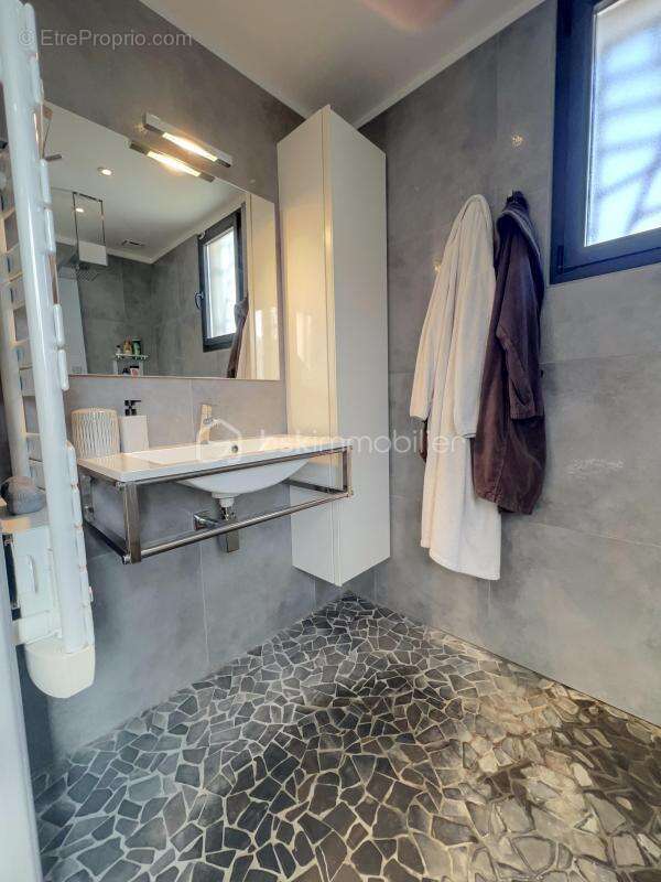 Maison à CAUMONT-SUR-DURANCE