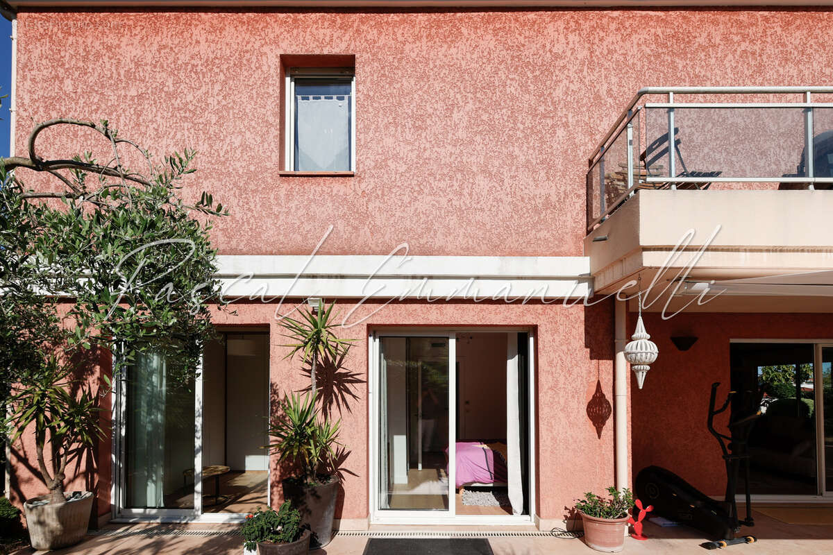 Appartement à MANDELIEU-LA-NAPOULE