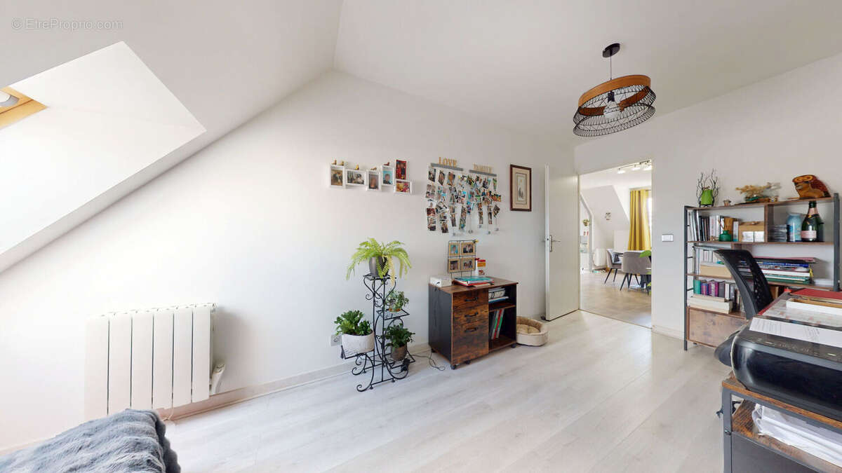 Appartement à FONTENAY-TRESIGNY