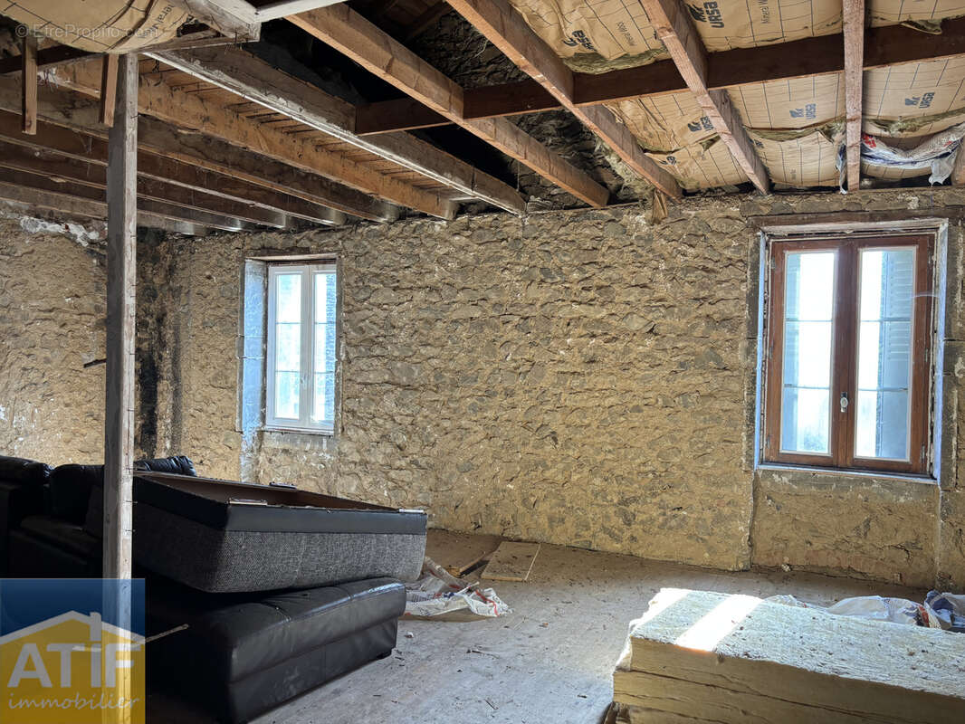 Maison à SAINT-JUST-EN-CHEVALET
