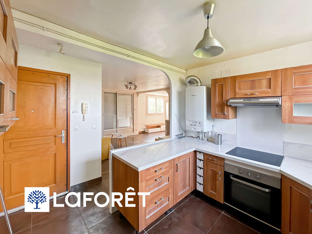 Appartement à SAINTE-GENEVIEVE-DES-BOIS