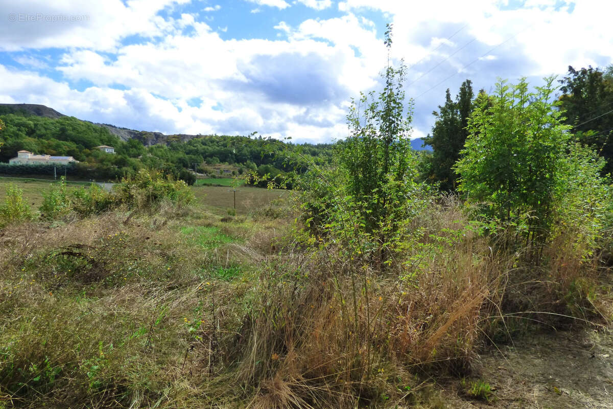 Terrain à CHATEAUVIEUX