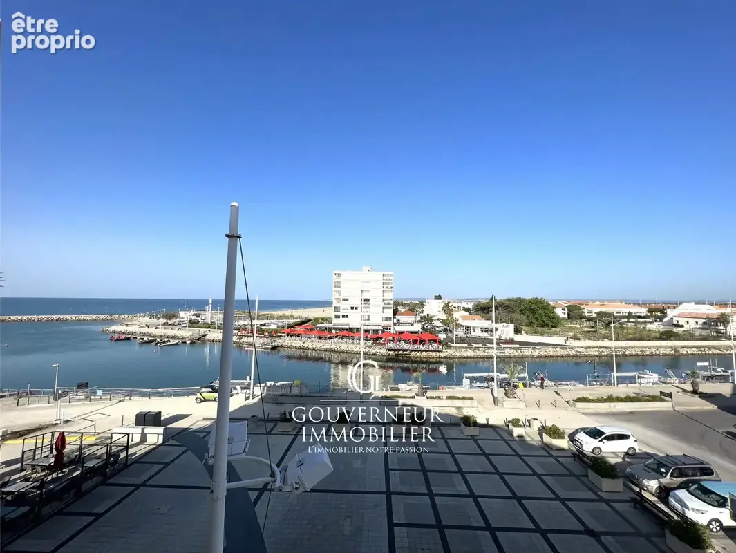 CARNON Magnifique T3 de standing en 1ère ligne vue mer et sur l'entrée du Port ! - photo 3