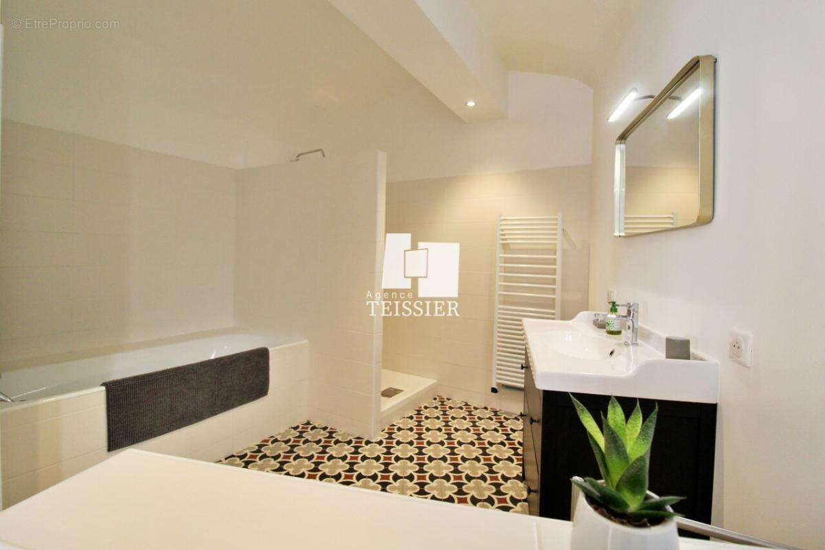 Appartement à LES VANS