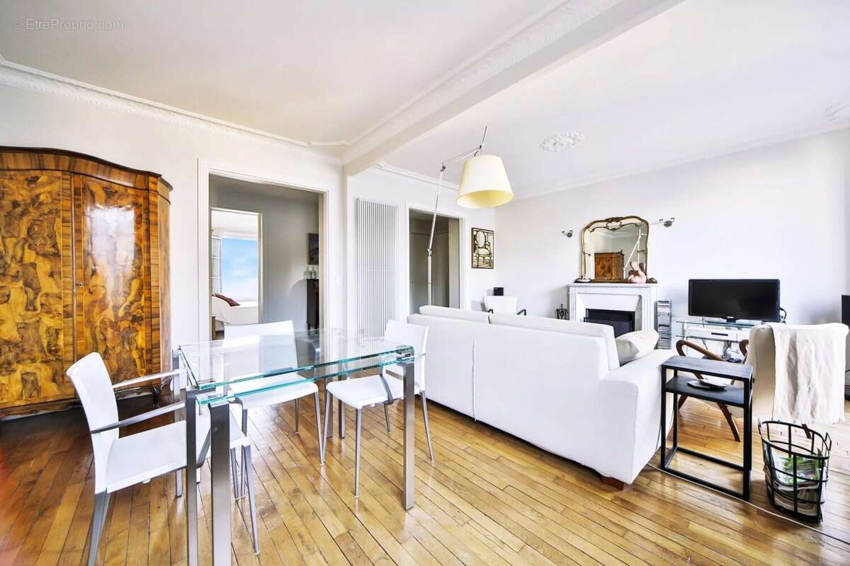 Appartement à PARIS-18E