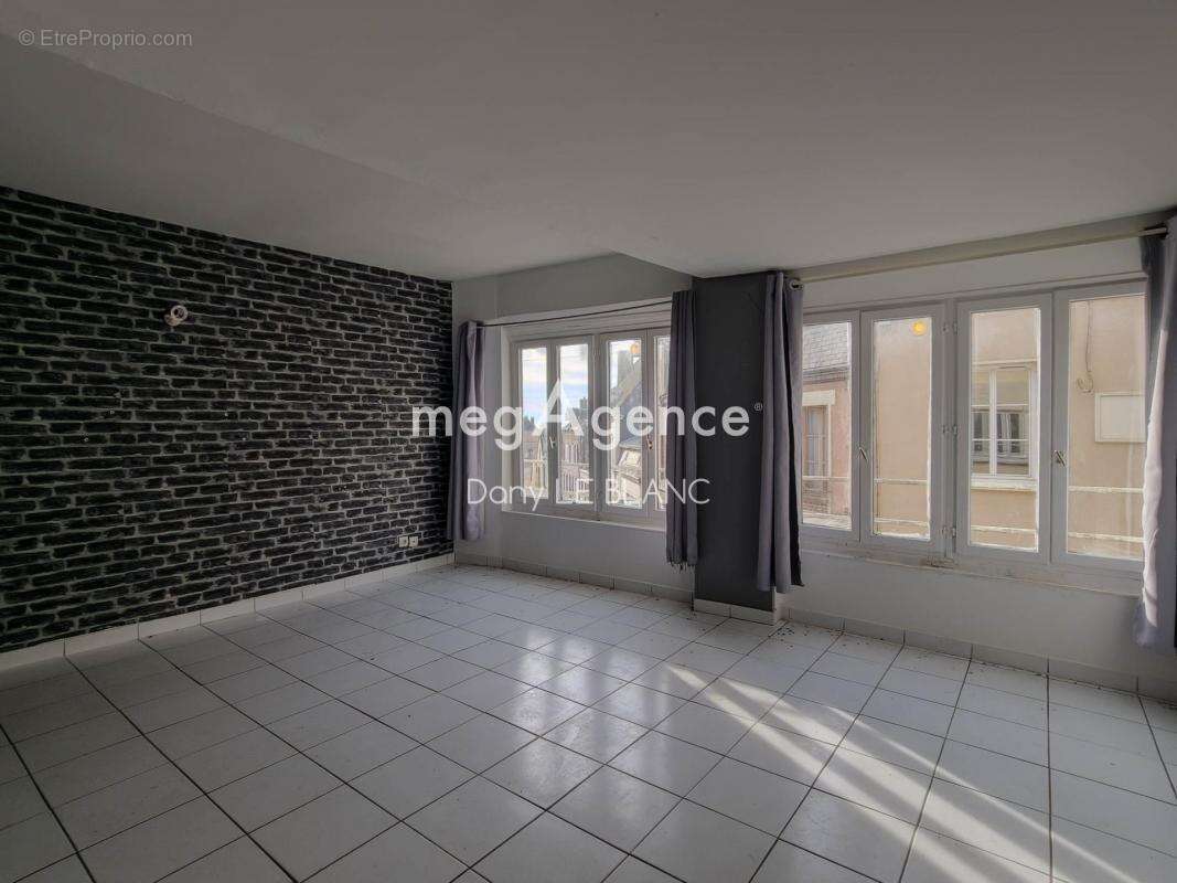 Appartement à ILLIERS-COMBRAY